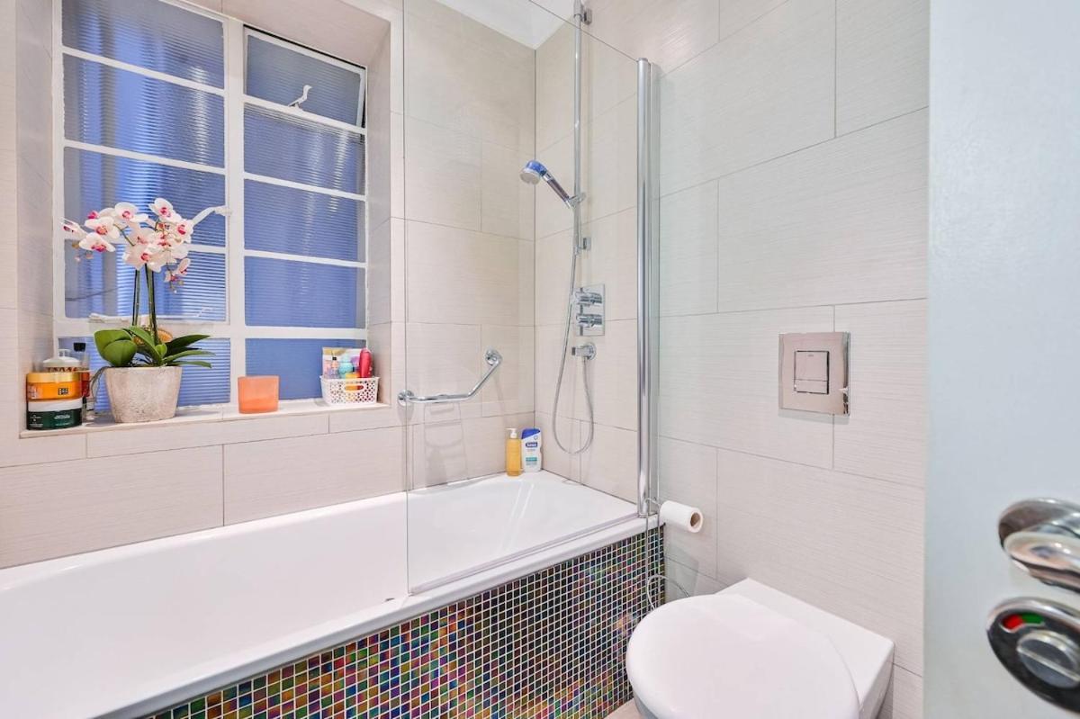 Gorgeous Flat 3 Minute Walk To Iconic Hyde Park Appartamento *