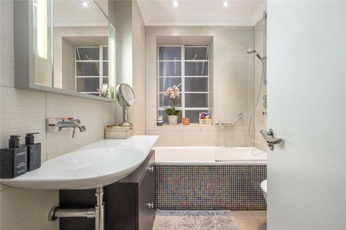Gorgeous Flat 3 Minute Walk To Iconic Hyde Park